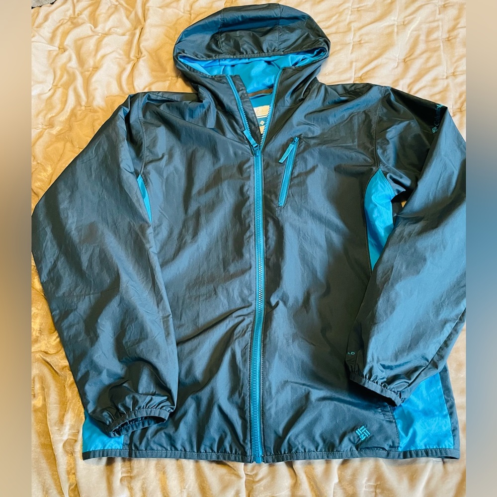 Columbia Omni-Shield hooded jacket, size 18/20